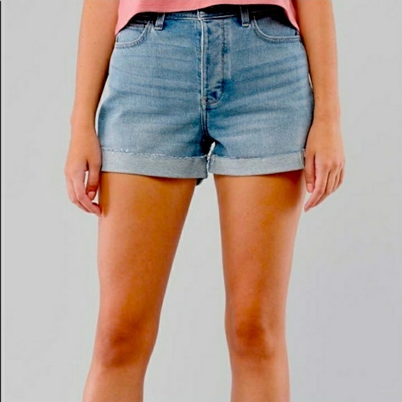 Hollister Ultra Highrise Mom Shorts 